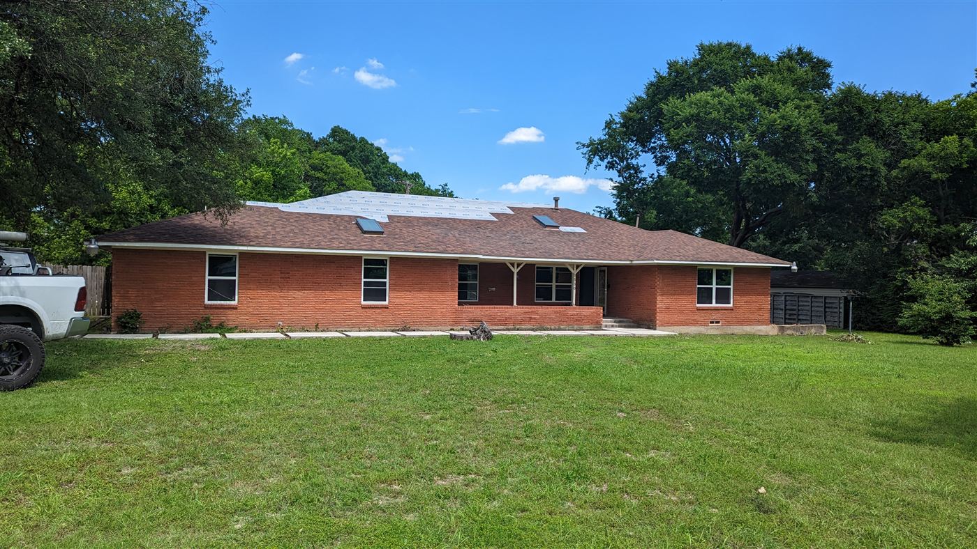 Home exterior before refresh